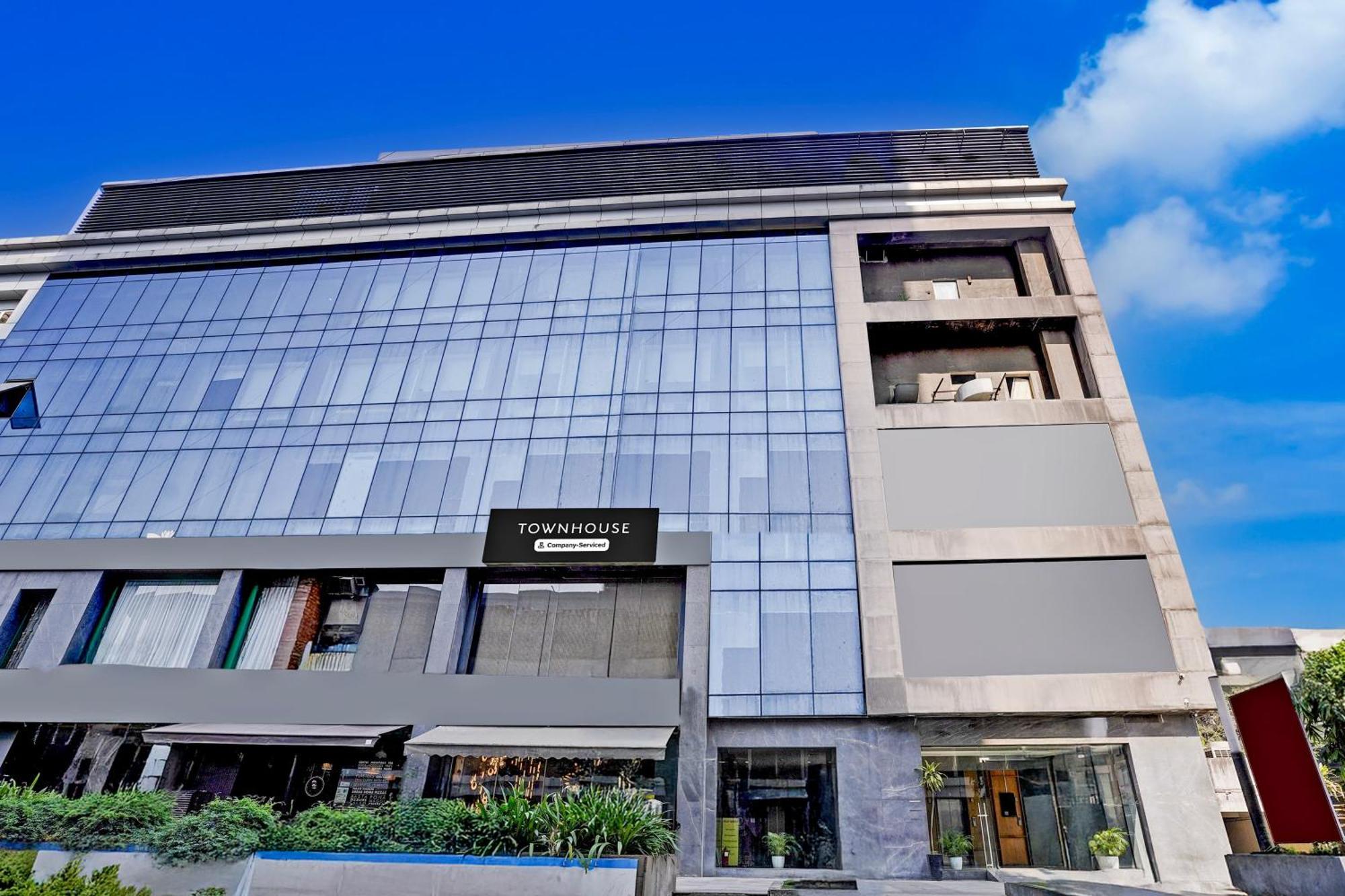 Super Townhouse Pbg Mall Vashi Turambhe Exterior foto